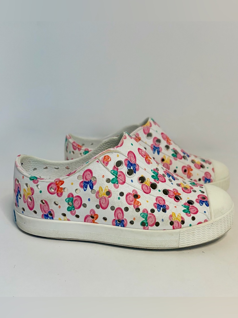 Native Disney Collaboration Girls Water Shoes White with/Minnie Mouse Size 9
